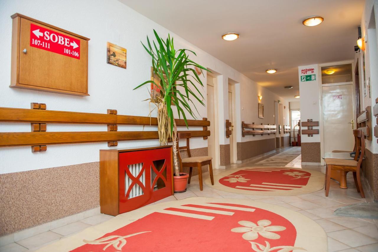 Prenociste "Nacional" Hotel Prnjavor Exterior foto
